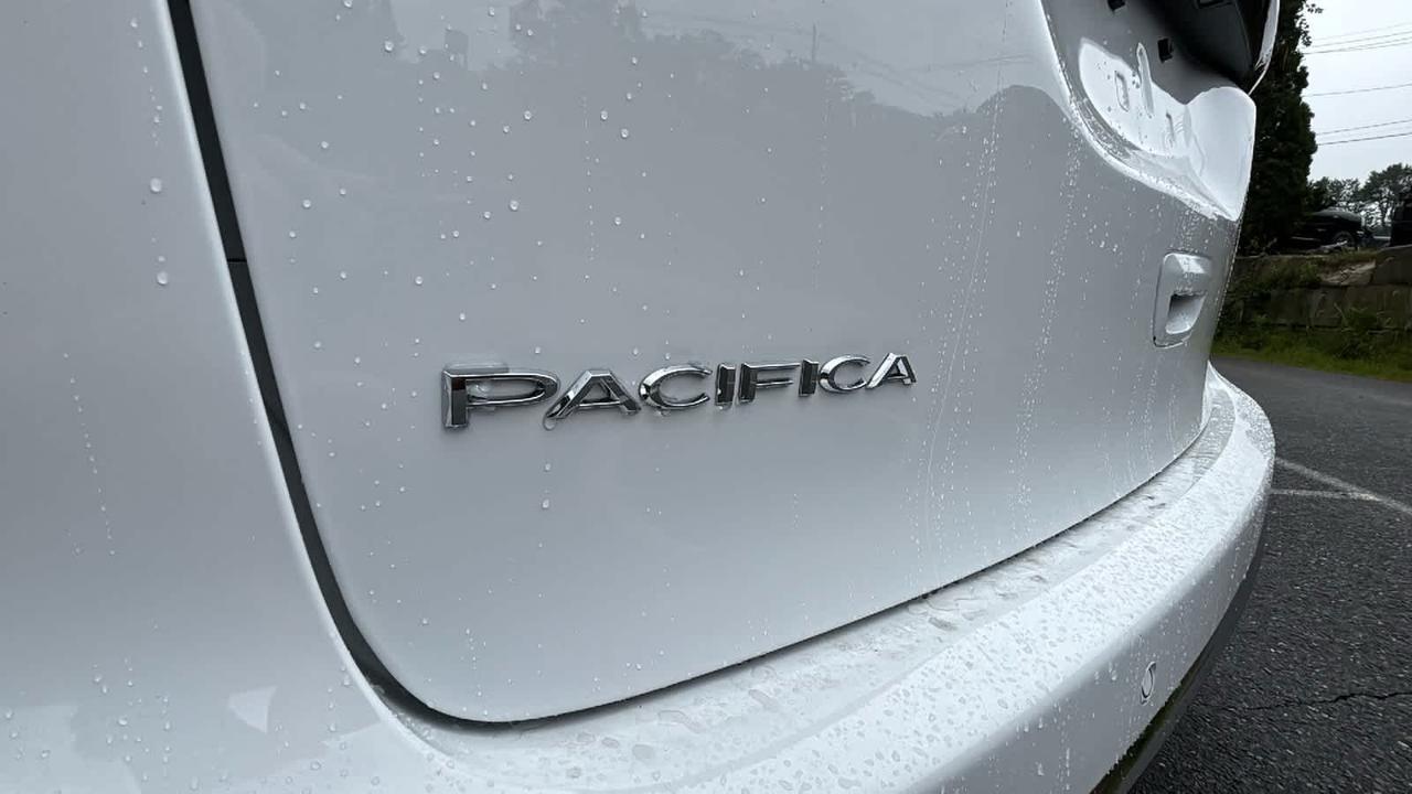 2025 Chrysler Pacifica Select Hudson MA