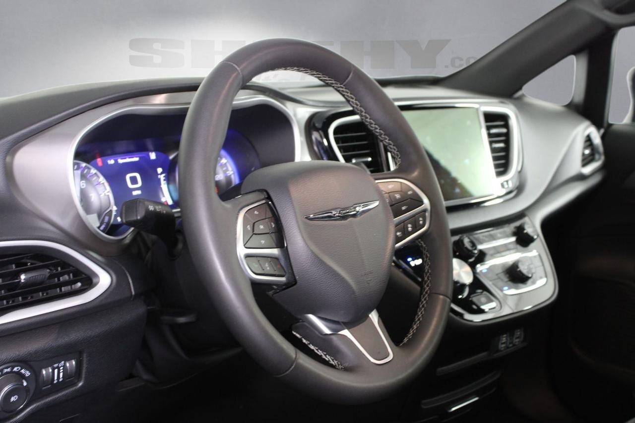 2025 Chrysler Pacifica Select Manassas VA