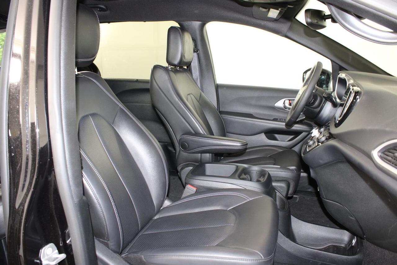 2025 Chrysler Pacifica Select Manassas VA