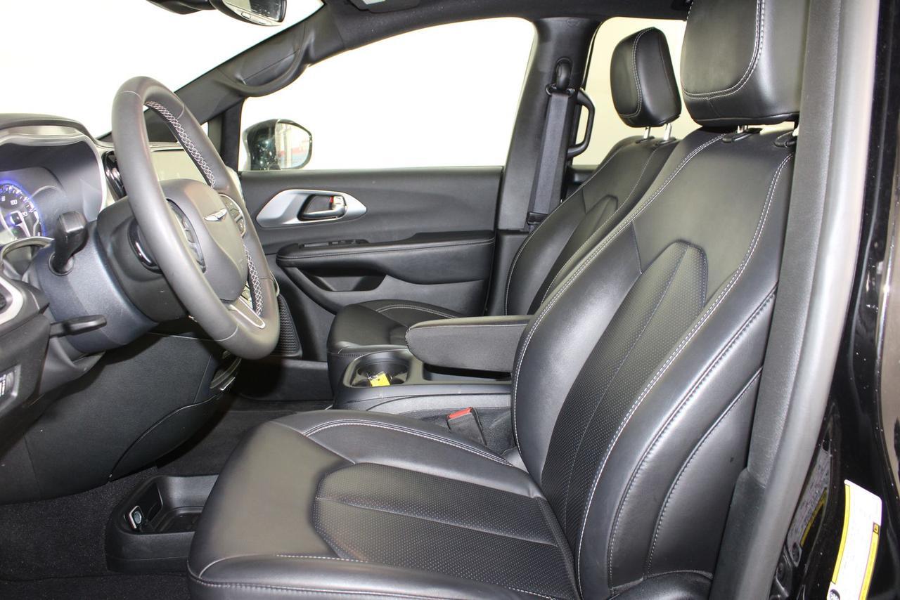 2025 Chrysler Pacifica Select Manassas VA