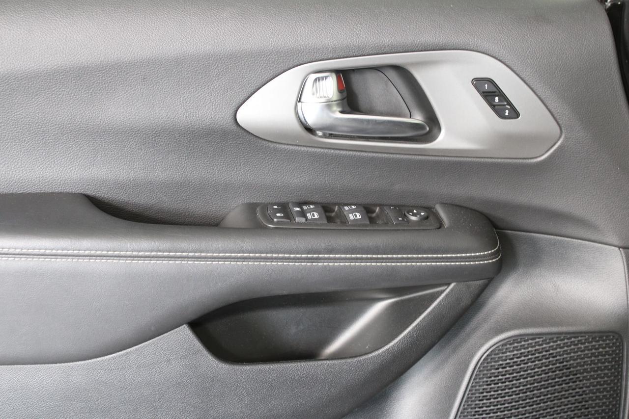 2025 Chrysler Pacifica Select Manassas VA