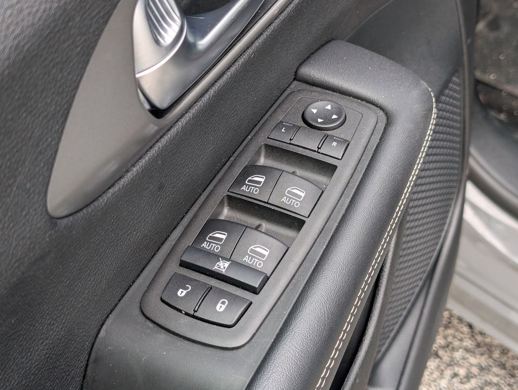 2025 Chrysler Pacifica Select Hunt Valley MD