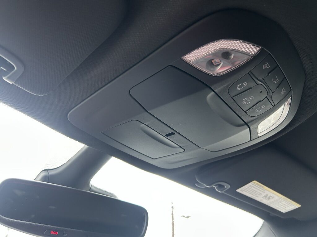 2025 Chrysler Voyager LX Crestwood KY