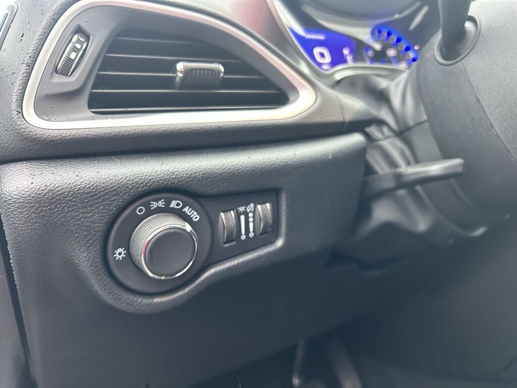 2025 Chrysler Voyager LX Crestwood KY