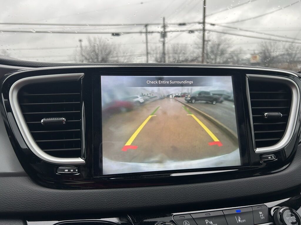 2025 Chrysler Voyager LX Crestwood KY