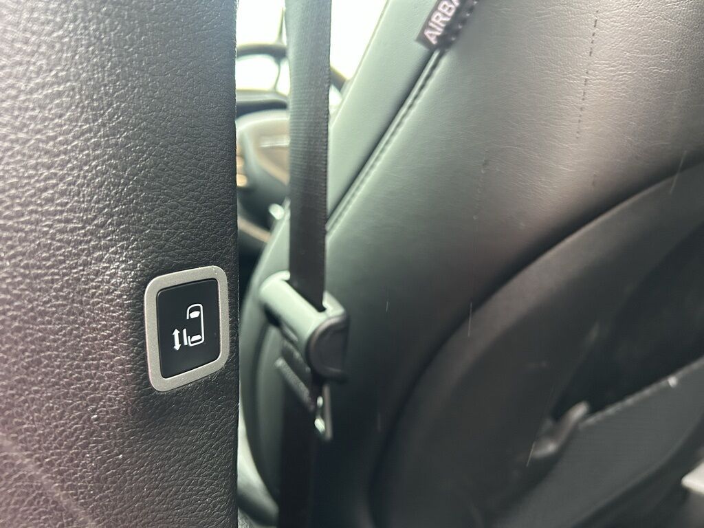 2025 Chrysler Voyager LX Crestwood KY