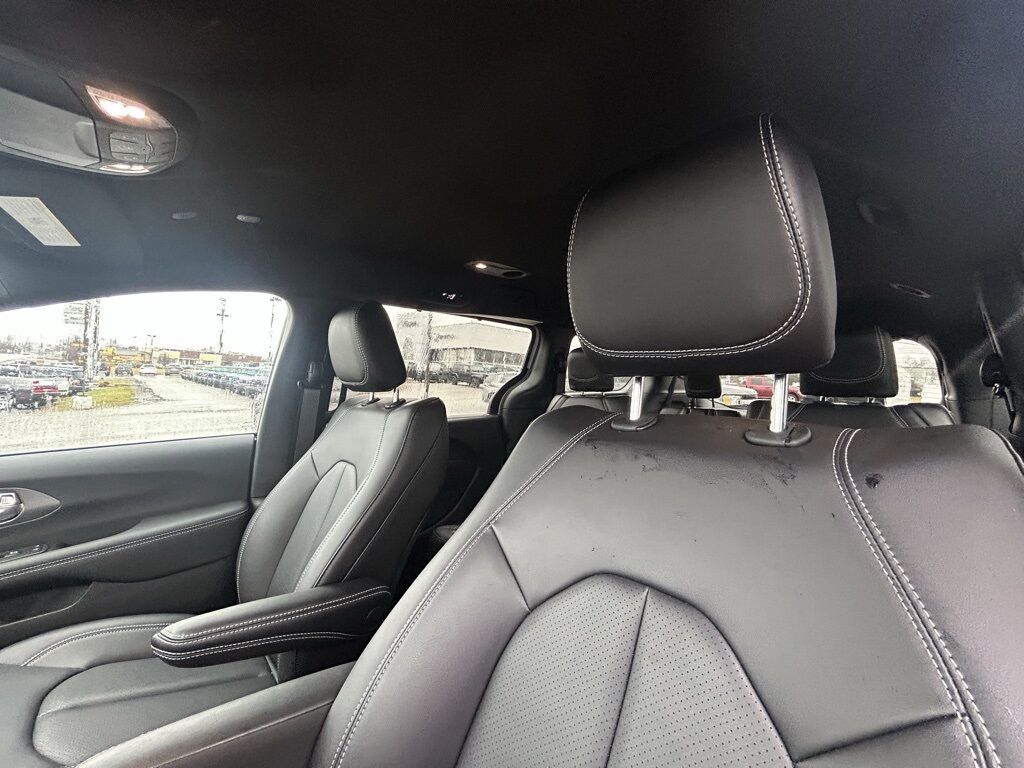 2025 Chrysler Voyager LX Crestwood KY