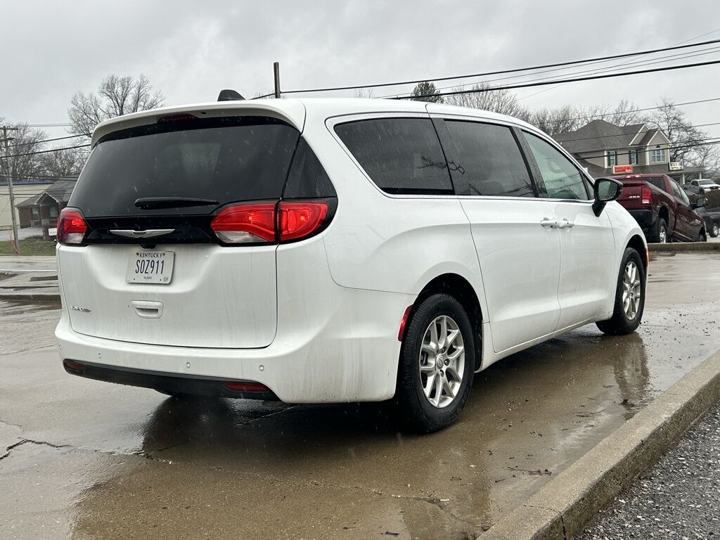 2025 Chrysler Voyager LX Crestwood KY