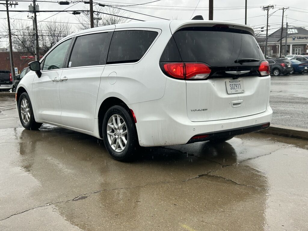 2025 Chrysler Voyager LX Crestwood KY