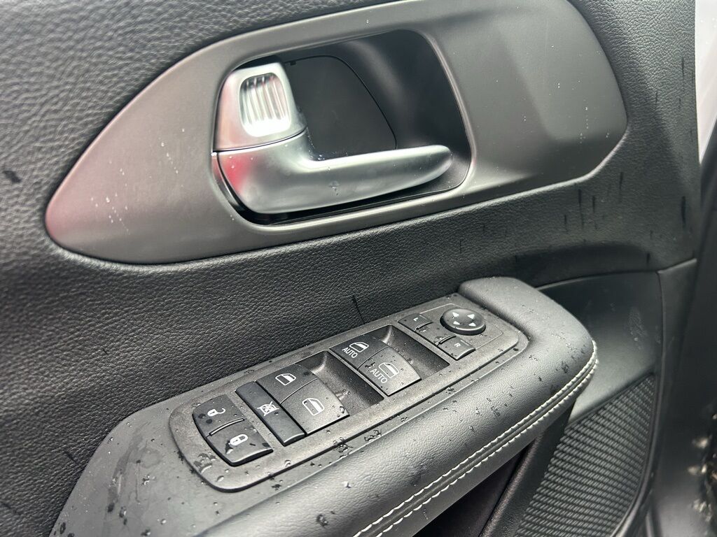 2025 Chrysler Voyager LX Crestwood KY