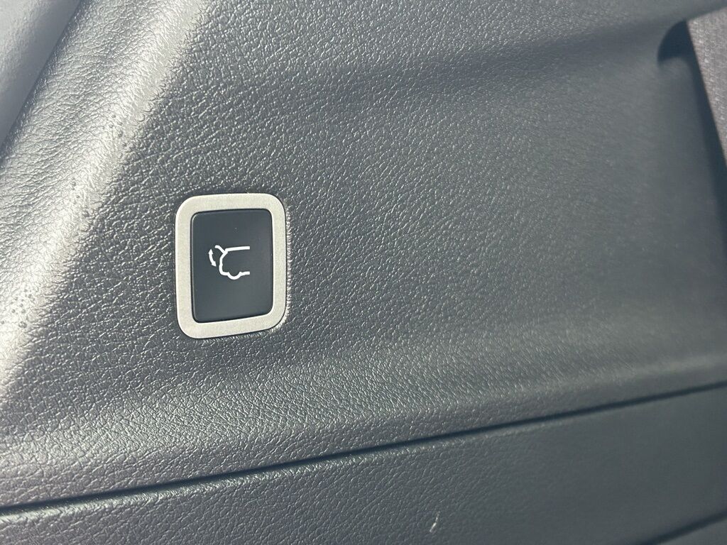 2025 Chrysler Voyager LX Crestwood KY