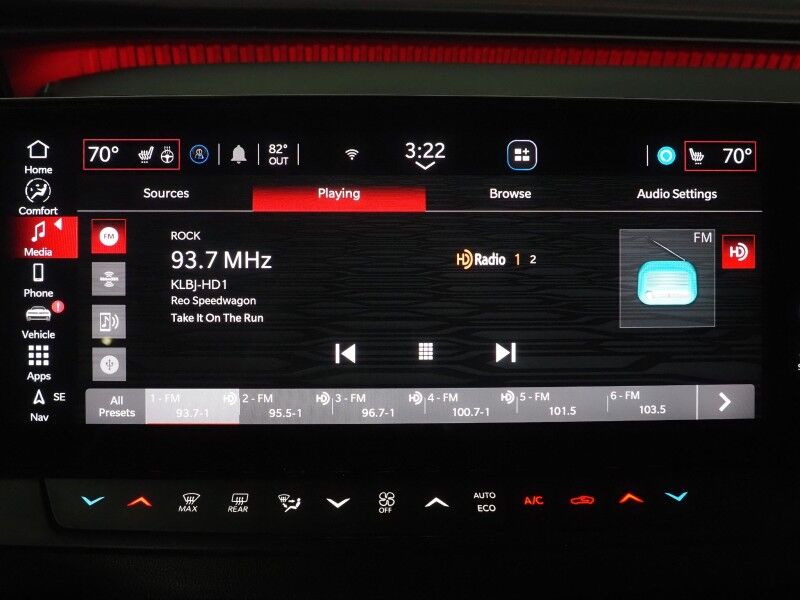 2025 Dodge Charger Daytona Scat Pack AWD *TRACK PKG, PLUS GROUP, HEADS-UP DISPLAY, NAVIGATION, DIGITAL COCKPIT, ADAPTIVE CRUISE, SAFETY ALERTS, 360 VIEW CAMERAS, CLIMATE SEATS, HEATED STEERING, 20 INCH WHEELS, ALPINE AUDIO, WIRELESS CHARGING Round Rock TX