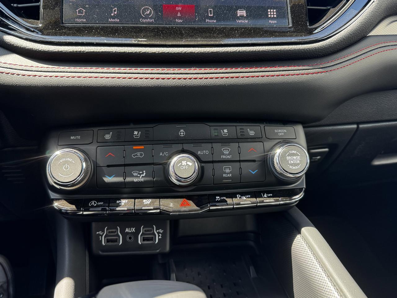 2025 Dodge Durango GT Plus AWD | V6 | Leather | Blacktop Pkg | Remote Start | NAV | Heated Vented Seats Redwater AB
