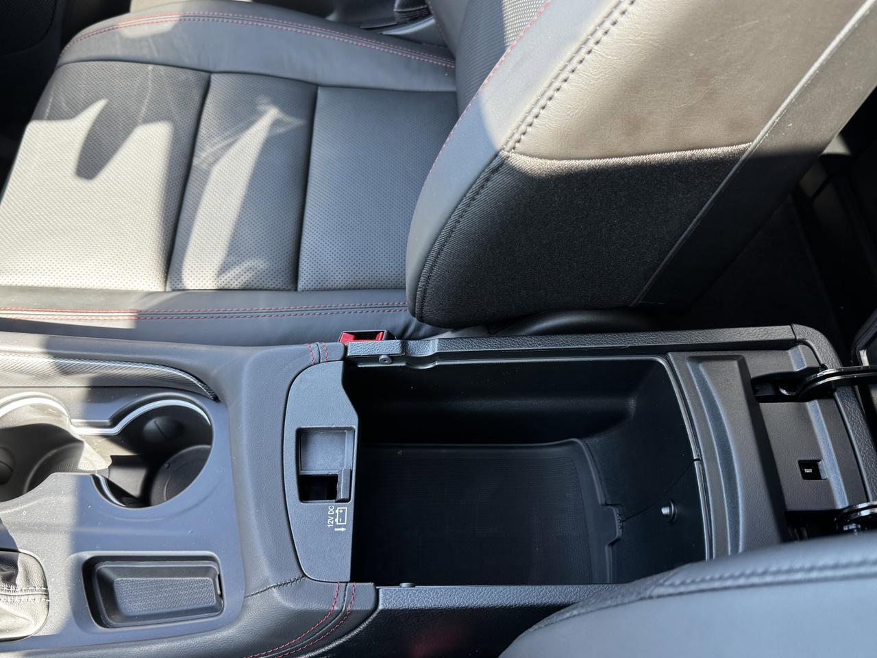 2025 Dodge Durango GT Plus AWD | V6 | Leather | Blacktop Pkg | Remote Start | NAV | Heated Vented Seats Redwater AB