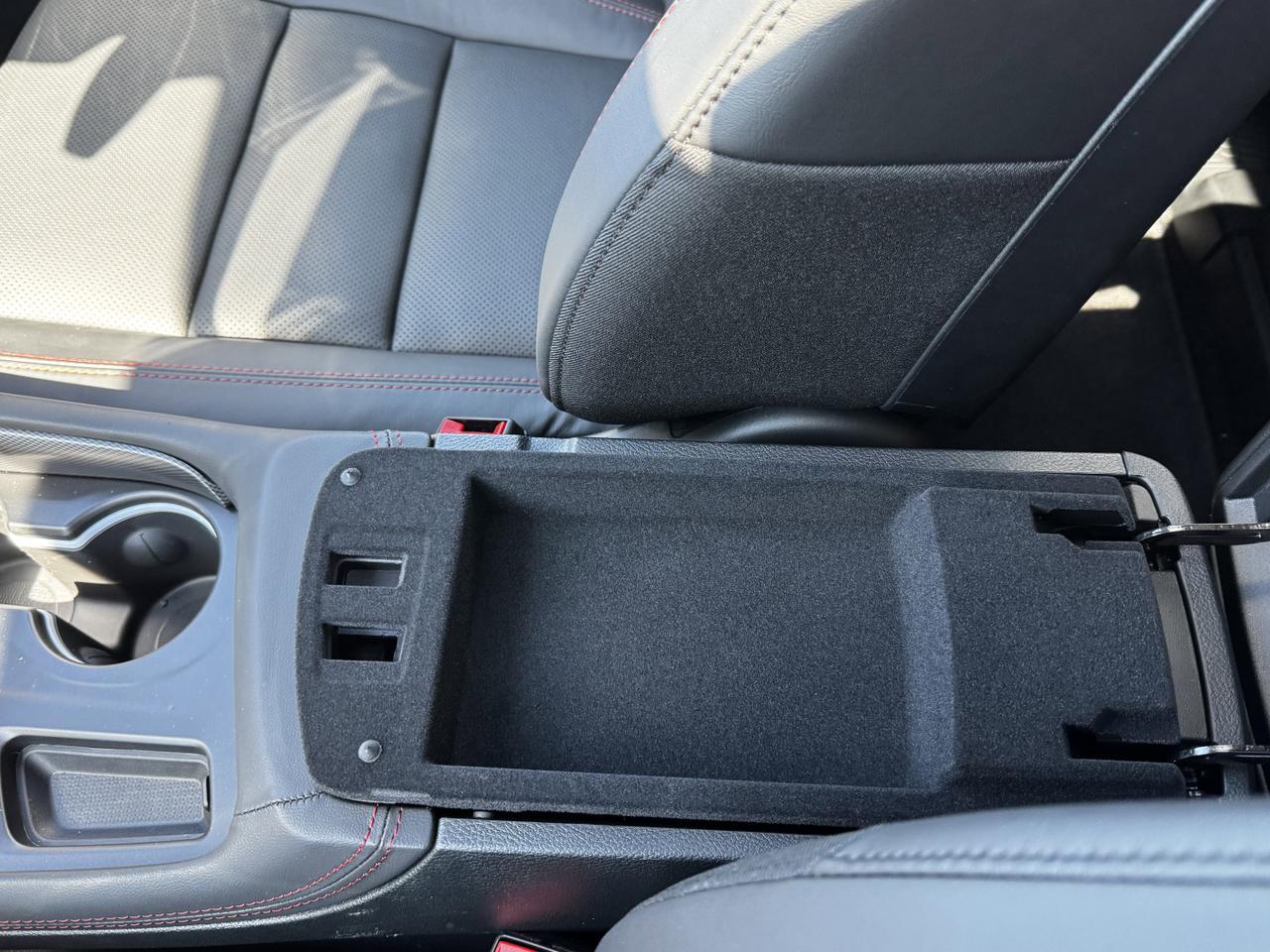 2025 Dodge Durango GT Plus AWD | V6 | Leather | Blacktop Pkg | Remote Start | NAV | Heated Vented Seats Redwater AB
