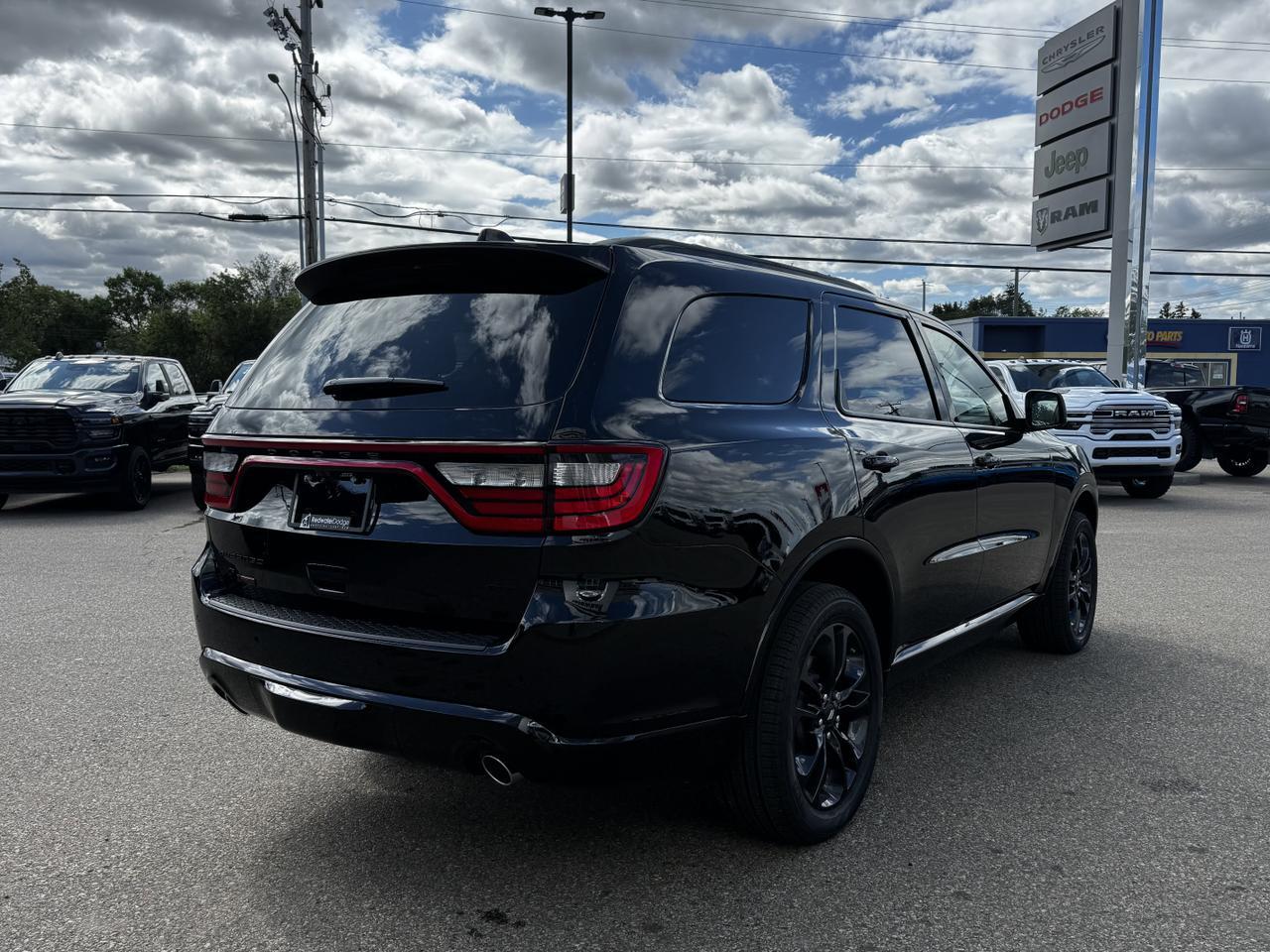 2025 Dodge Durango GT Plus AWD SUV | V6 | Leather | 6 Passenger | Blacktop Pkg | Heated Vented Seats Redwater AB