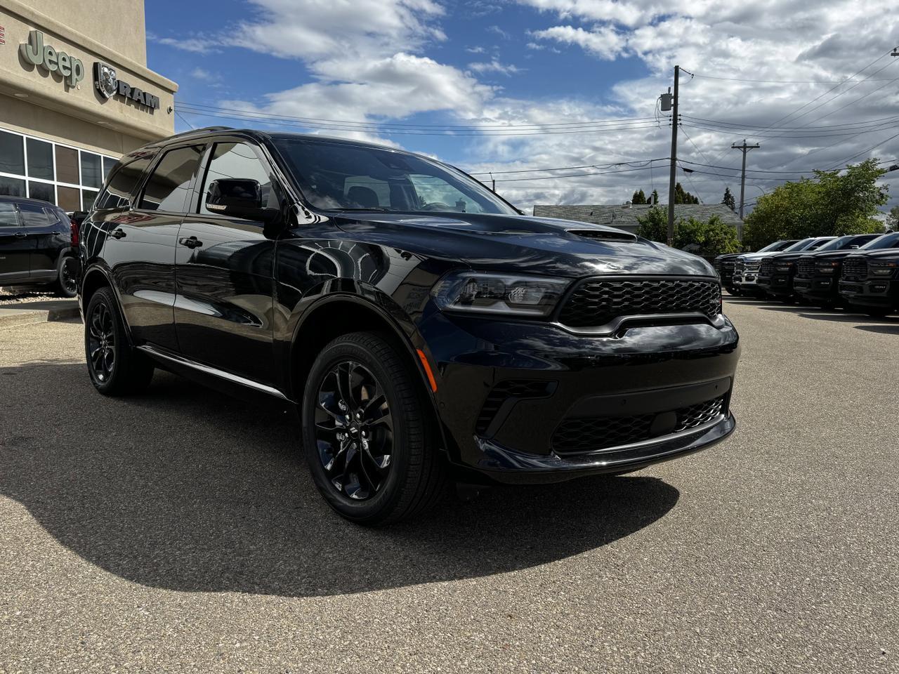 2025 Dodge Durango GT Plus AWD SUV | V6 | Leather | 6 Passenger | Blacktop Pkg | Heated Vented Seats Redwater AB