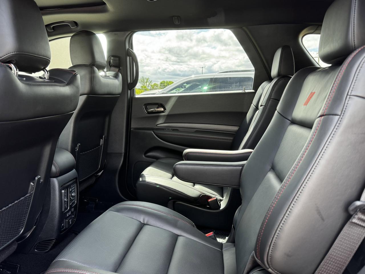 2025 Dodge Durango GT Plus AWD SUV | V6 | Leather | Blacktop Pkg | Heated Vented Seats | Power Liftgate Redwater AB