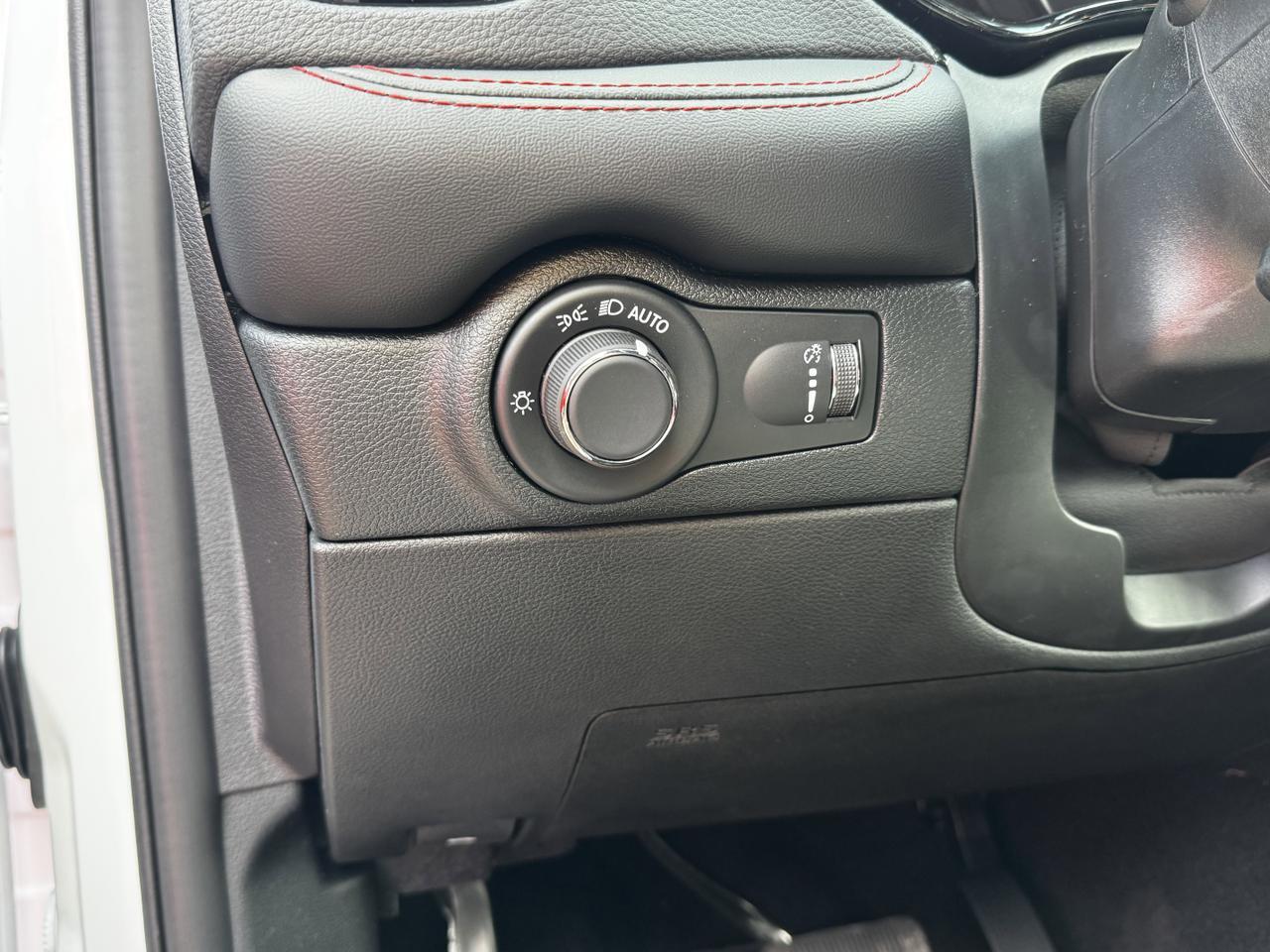 2025 Dodge Durango GT Plus AWD SUV | V6 | Leather | Blacktop Pkg | Heated Vented Seats | Power Liftgate Redwater AB