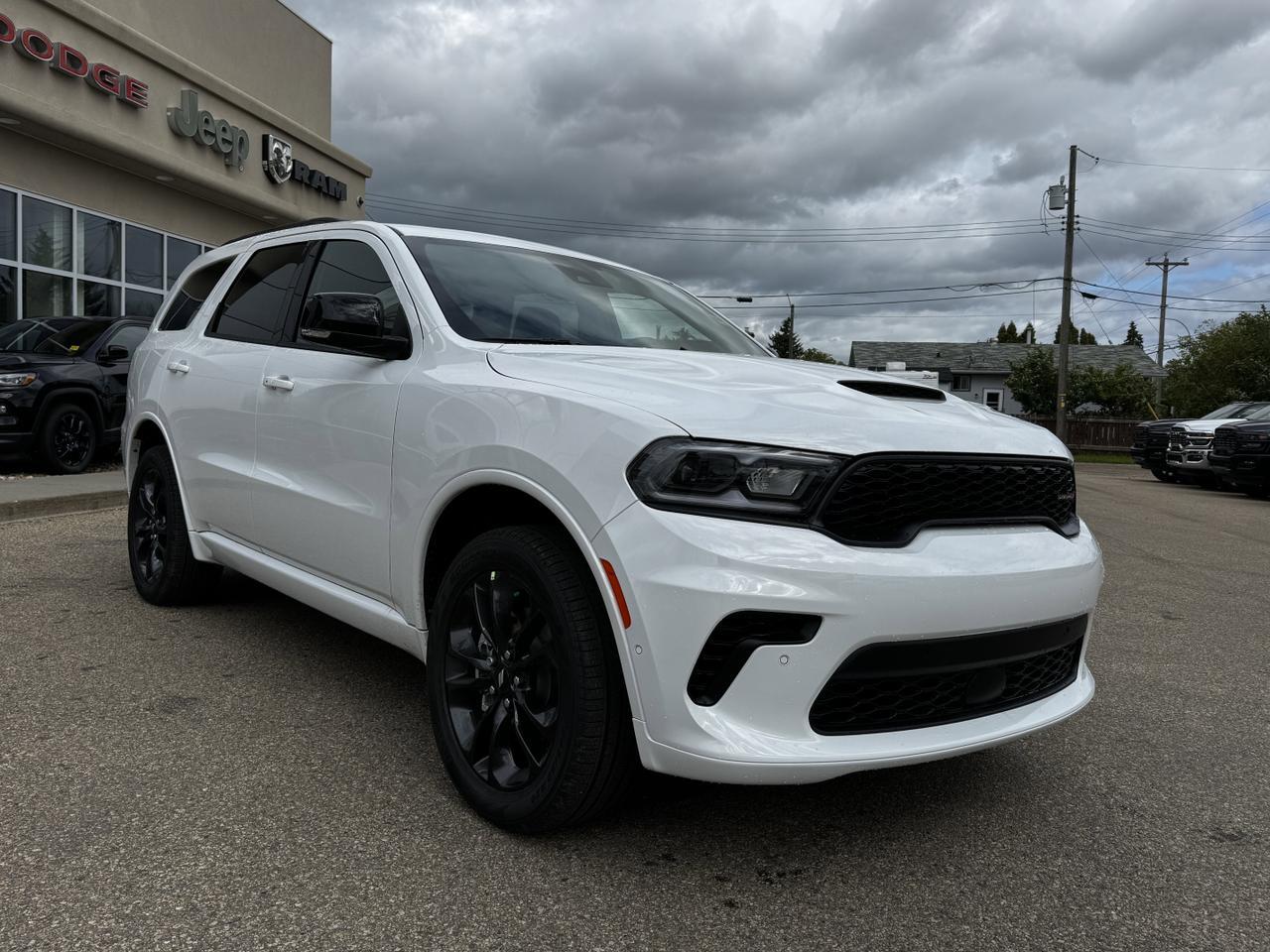 2025 Dodge Durango GT Plus AWD SUV | V6 | Leather | Blacktop Pkg | Heated Vented Seats | Power Liftgate Redwater AB