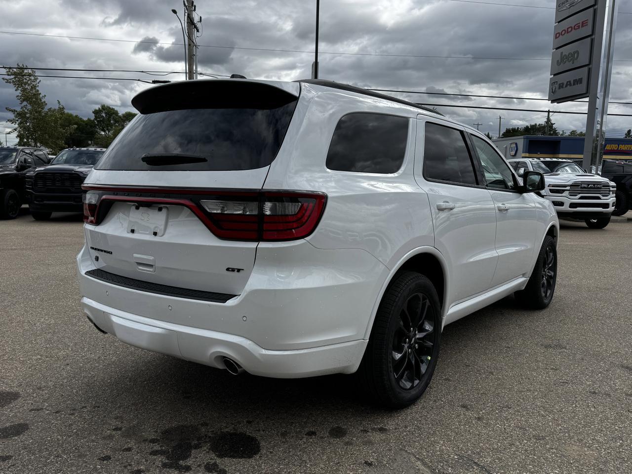 2025 Dodge Durango GT Plus AWD SUV | V6 | Leather | Blacktop Pkg | Heated Vented Seats | Power Liftgate Redwater AB