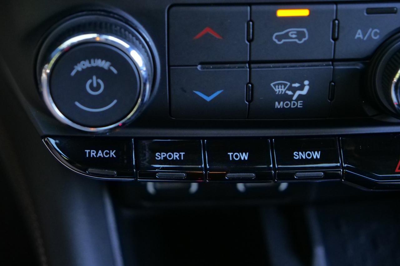2025 Dodge Durango R/T 20th Anniversary Premium / AWD / Tow N Go Package High Point NC