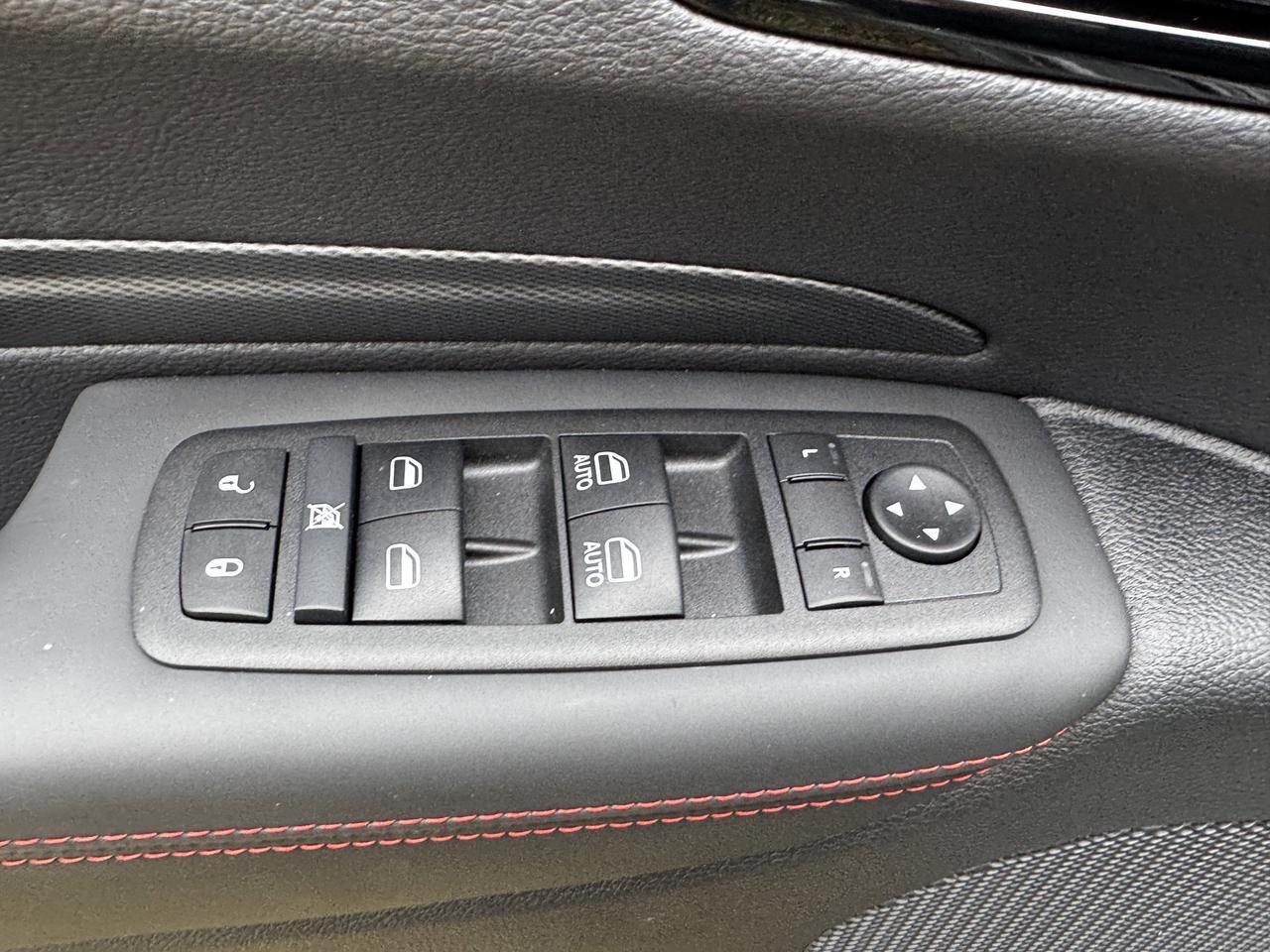 2025 Dodge Durango RT AWD | V8 HEMI | Leather | Blacktop Pkg | Backup Camera | 6 Passenger Redwater AB