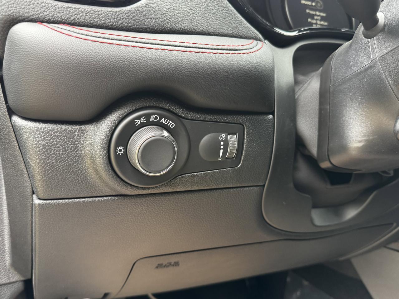 2025 Dodge Durango RT AWD | V8 HEMI | Leather | Blacktop Pkg | Backup Camera | 6 Passenger Redwater AB