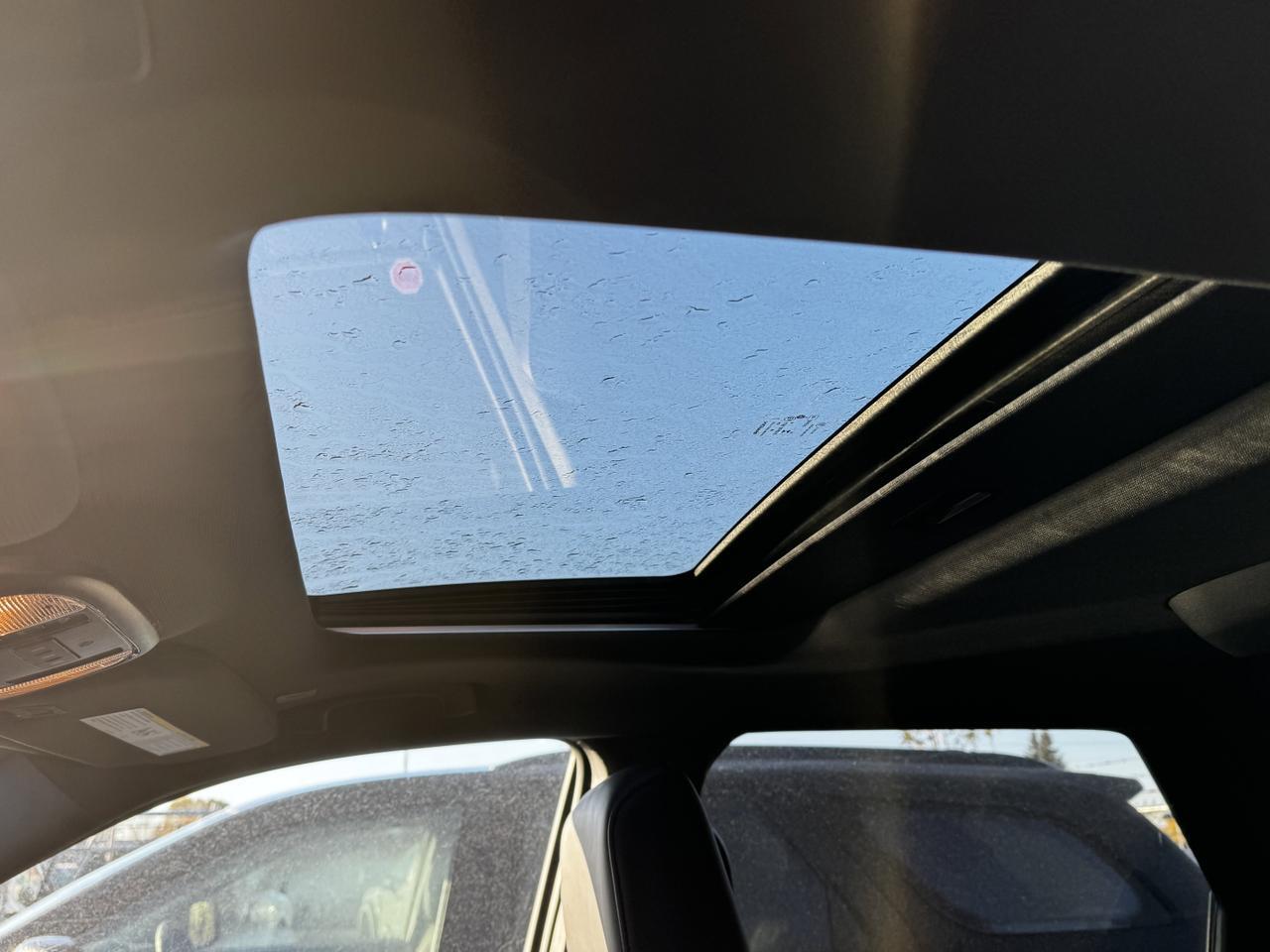 2025 Dodge Durango RT AWD SUV | HEMI V8 | Blacktop Package | 6 Passenger | Leather | NAV | Heated Vented Seats Redwater AB