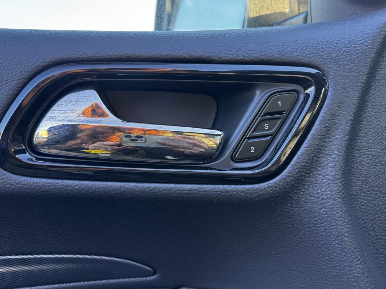 2025 Dodge Durango RT AWD SUV | HEMI V8 | Blacktop Package | 6 Passenger | Leather | NAV | Heated Vented Seats Redwater AB