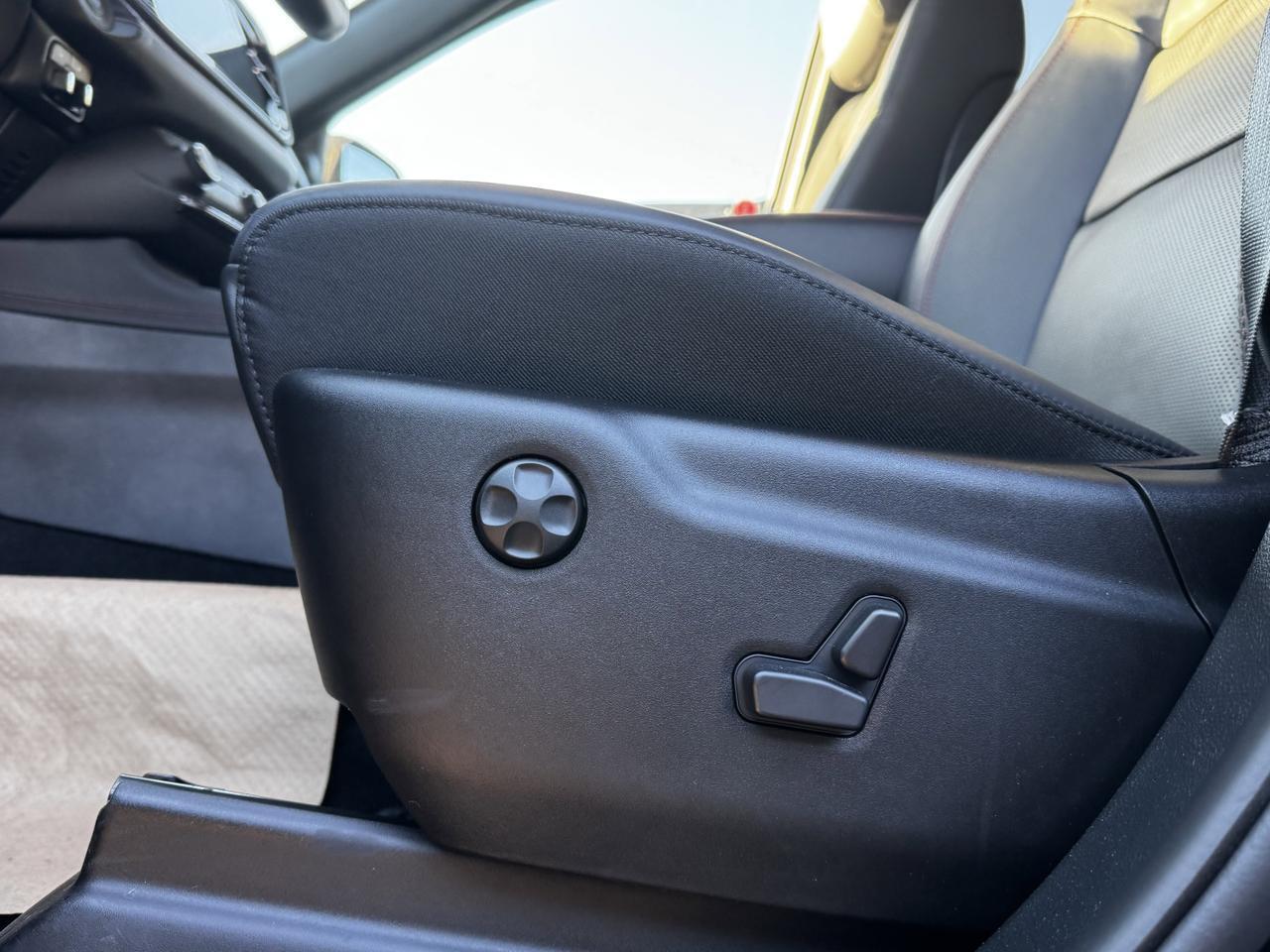 2025 Dodge Durango RT AWD SUV | HEMI V8 | Blacktop Package | 6 Passenger | Leather | NAV | Heated Vented Seats Redwater AB