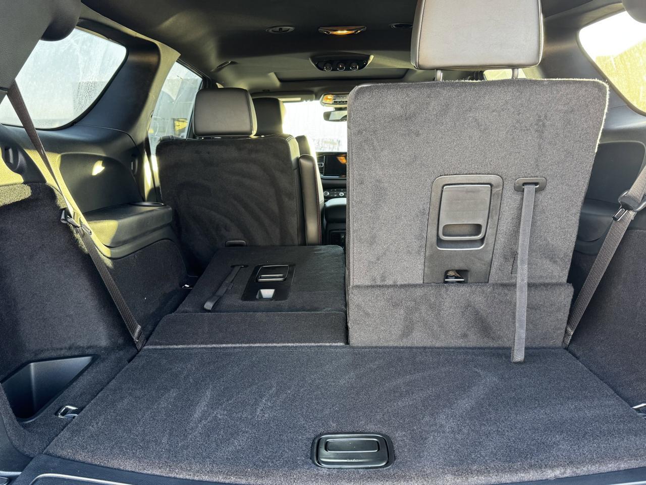 2025 Dodge Durango RT AWD SUV | HEMI V8 | Blacktop Package | 6 Passenger | Leather | NAV | Heated Vented Seats Redwater AB