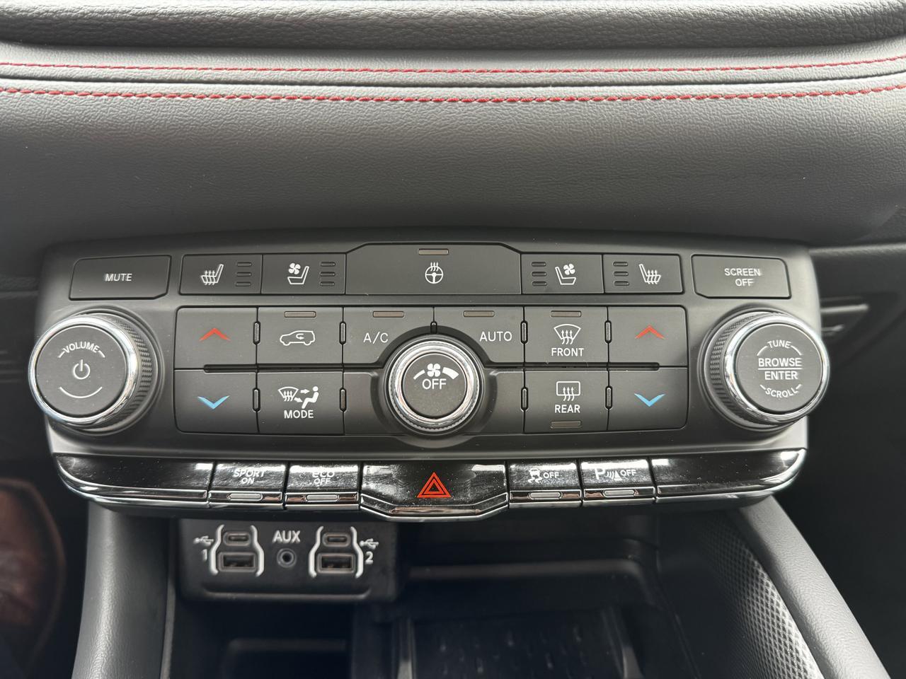 2025 Dodge Durango RT AWD SUV | Low KMs | HEMI V8 | Leather | Sunroof | Heated Seats | NAV Redwater AB