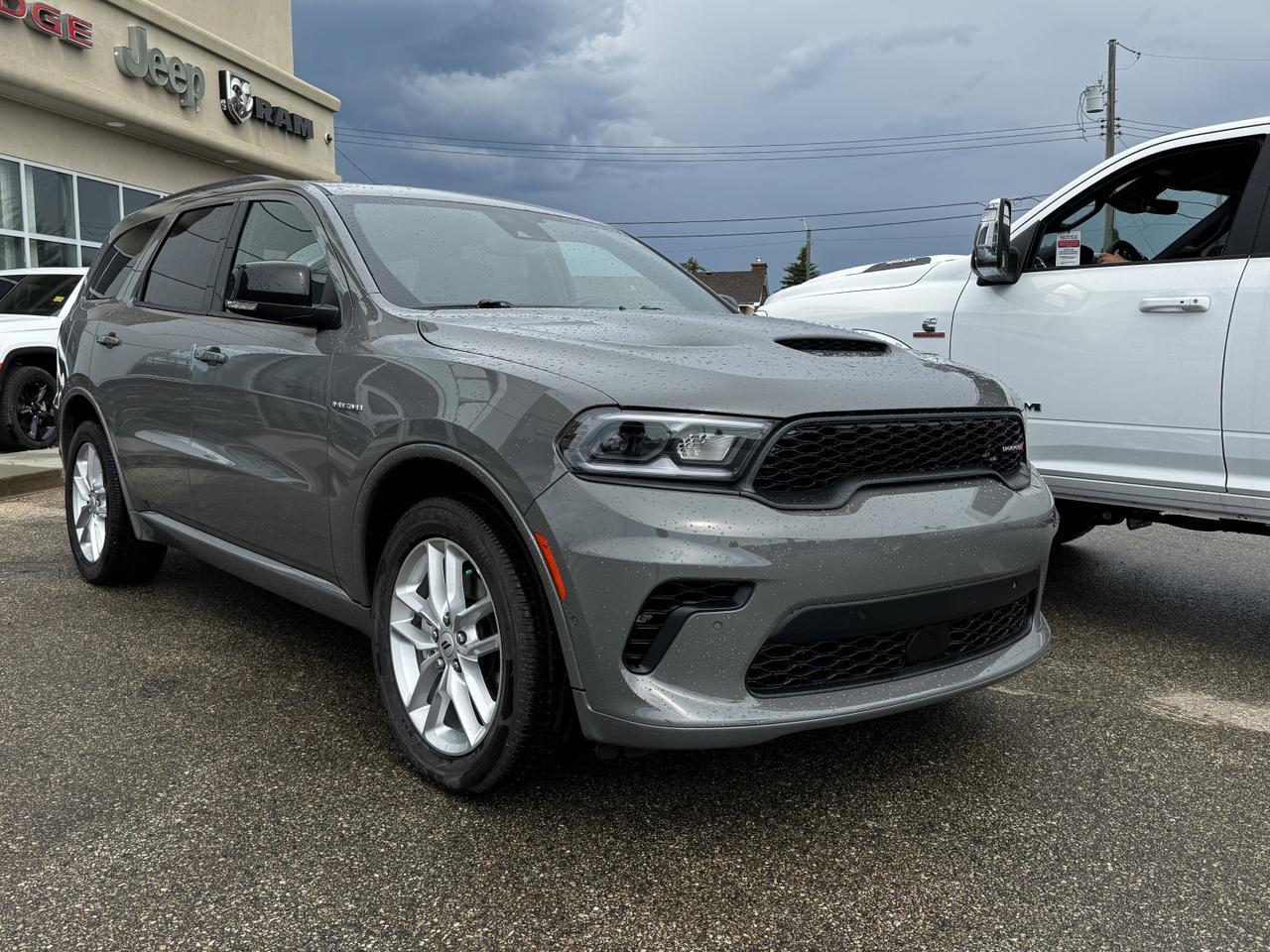2025 Dodge Durango RT AWD SUV | Low KMs | HEMI V8 | Leather | Sunroof | Heated Seats | NAV Redwater AB