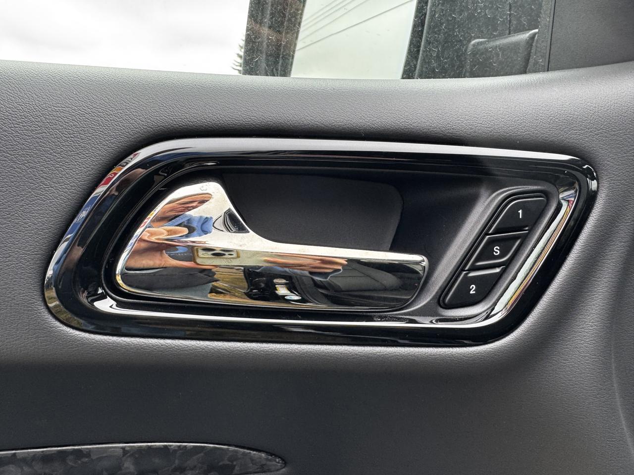 2025 Dodge Durango RT Plus AWD SUV | HEMI V8 | Leather | Blacktop Package | 6 Passenger | Power Liftgate Redwater AB