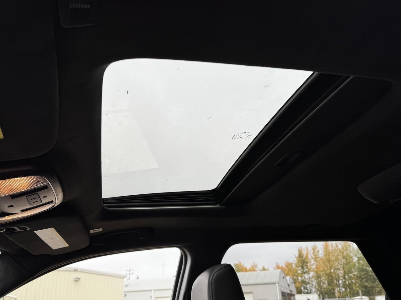 2025 Dodge Durango RT Plus AWD SUV | HEMI V8 | Leather | Blacktop Package | 6 Passenger | Power Liftgate Redwater AB