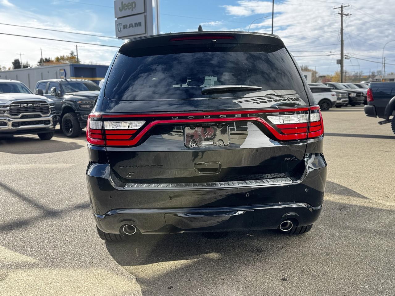 2025 Dodge Durango RT Plus AWD SUV | HEMI V8 | Leather | Blacktop Package | 6 Passenger | Power Liftgate Redwater AB