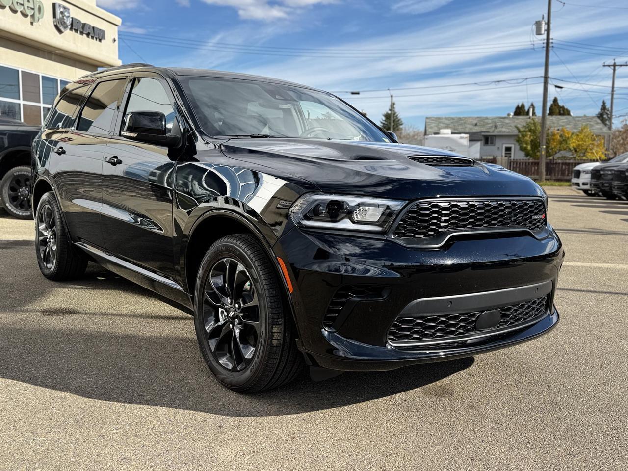 2025 Dodge Durango RT Plus AWD SUV | HEMI V8 | Leather | Blacktop Package | 6 Passenger | Power Liftgate Redwater AB