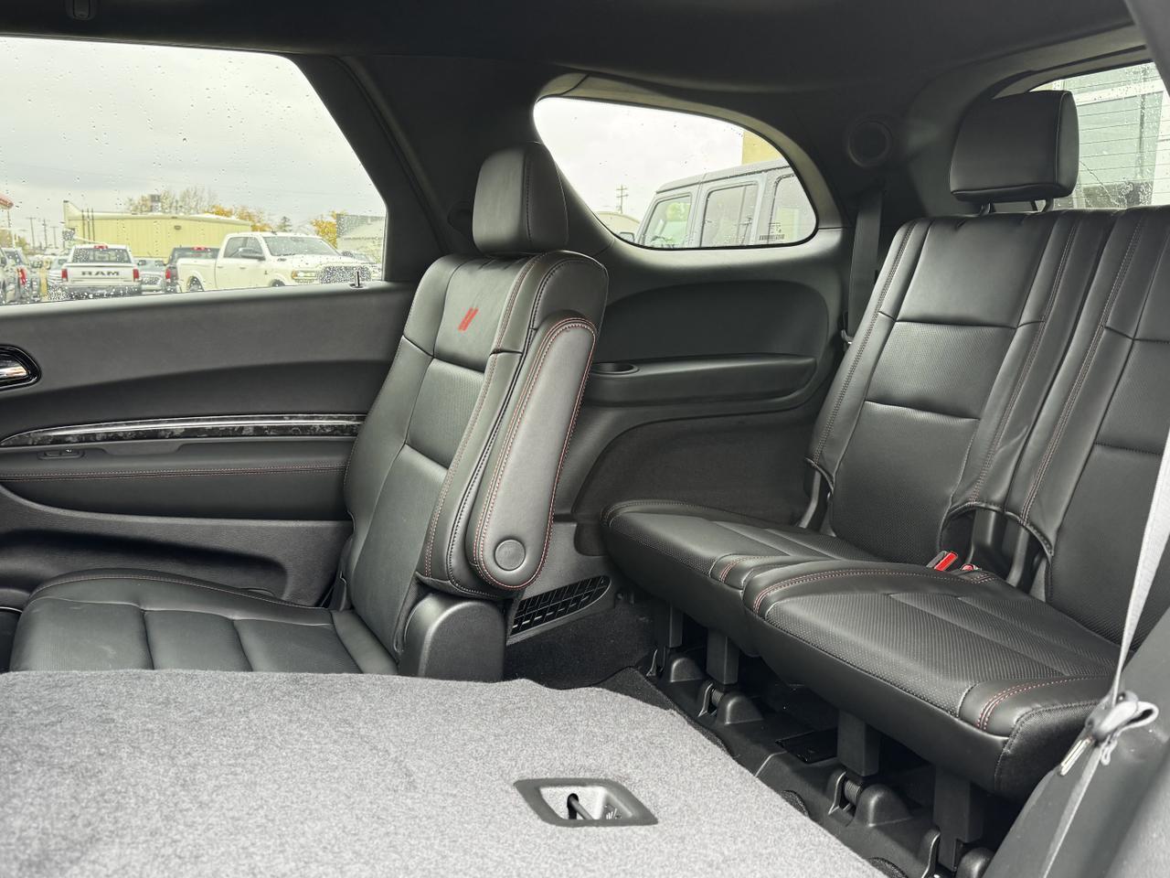 2025 Dodge Durango RT Plus AWD SUV | HEMI V8 | Leather | Blacktop Package | 6 Passenger | Power Liftgate Redwater AB