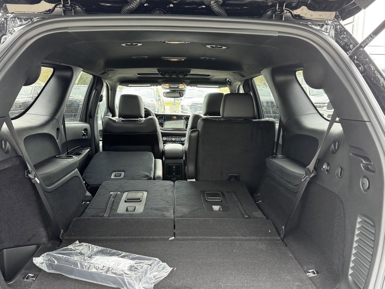 2025 Dodge Durango RT Plus AWD SUV | HEMI V8 | Leather | Blacktop Package | 6 Passenger | Power Liftgate Redwater AB