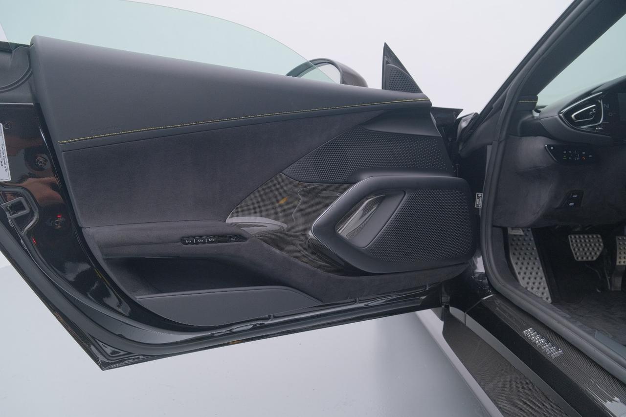 2025 Ferrari 12Cilindri Base Miami FL
