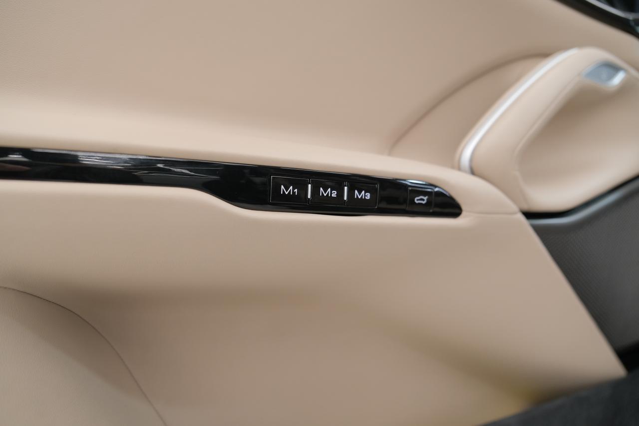 2025 Ferrari Purosangue Base Miami FL