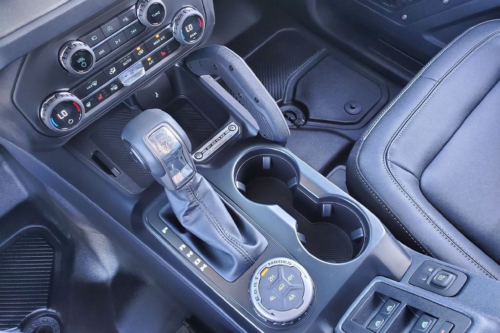 2025 Ford Bronco Badlands Hondo TX