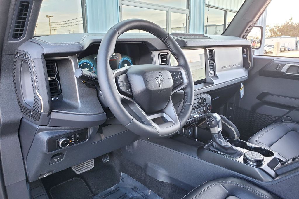 2025 Ford Bronco Badlands Hondo TX