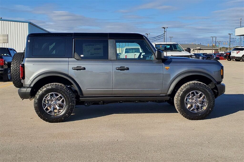 2025 Ford Bronco Badlands Hondo TX