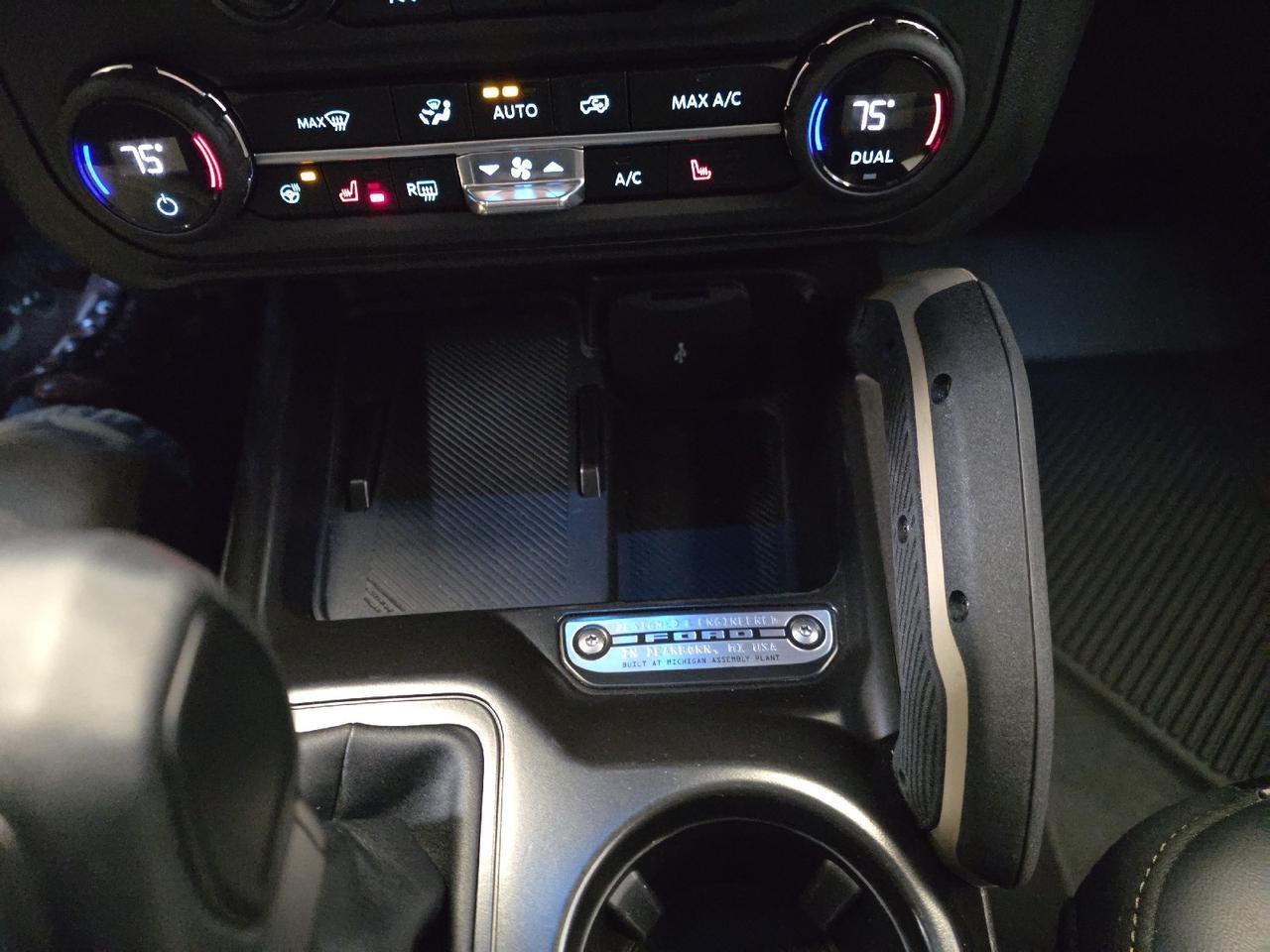 2025 Ford Bronco Badlands Sand Lake NY