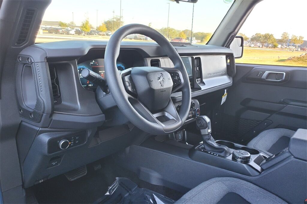 2025 Ford Bronco Base Hondo TX