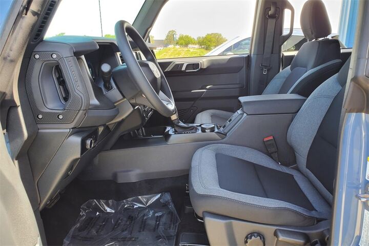 2025 Ford Bronco Base  TX