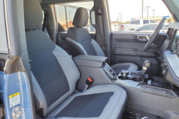 2025 Ford Bronco Base  TX