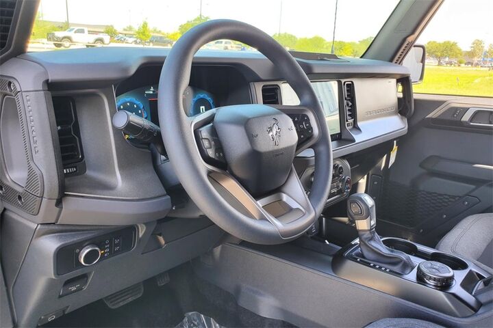 2025 Ford Bronco Base  TX